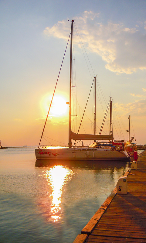 Ηλιοβασίλεμα στο λιμάνι της Πάτρας