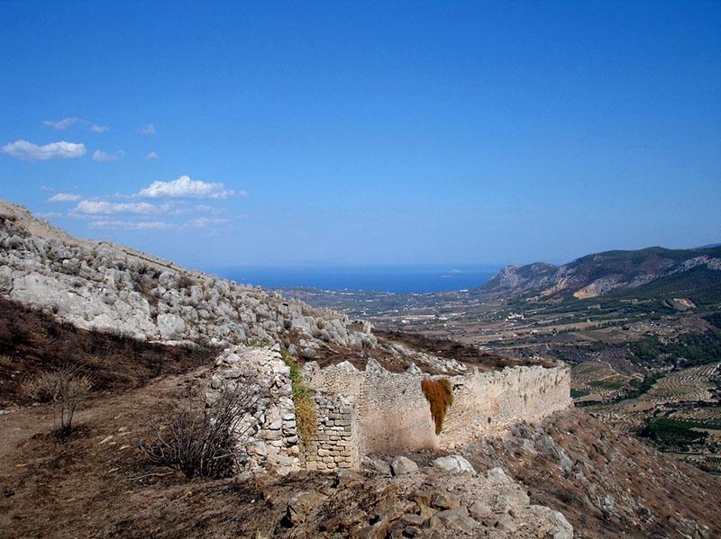Μέρος του βράχου του Ακροκορίνθου