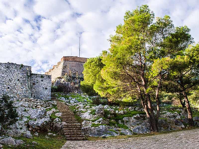 Περπατώντας στο κάστρο του Παλαμηδίου
