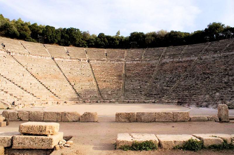 Λήψη του θεάτρου της Αρχαίας Επιδαύρου από κάτω