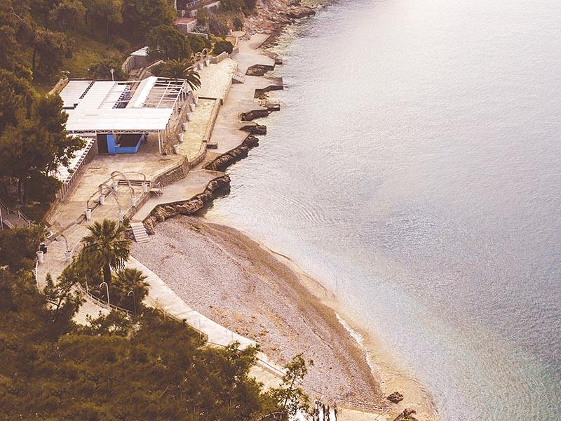 Η παραλία της Αρβανιτιάς από ψηλά