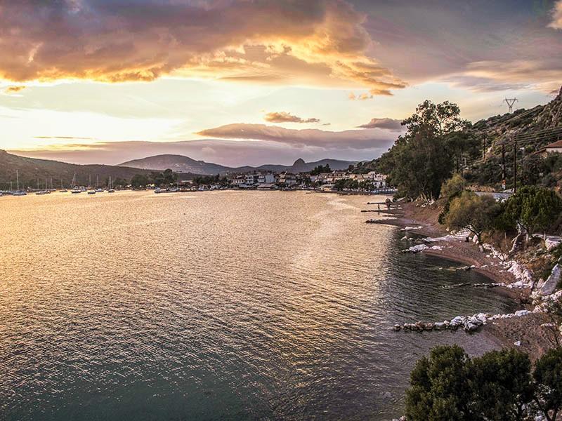 Ηλιοβασίλεμα στην παραλία στο Βιβάρι